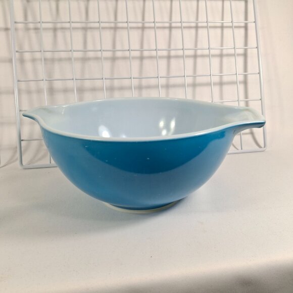 Vintage Pyrex Horizon Blue Cinderella Mixing Bowl #442 1.5 Qt Dia 7 In MilkGlass - Picture 1 of 10
